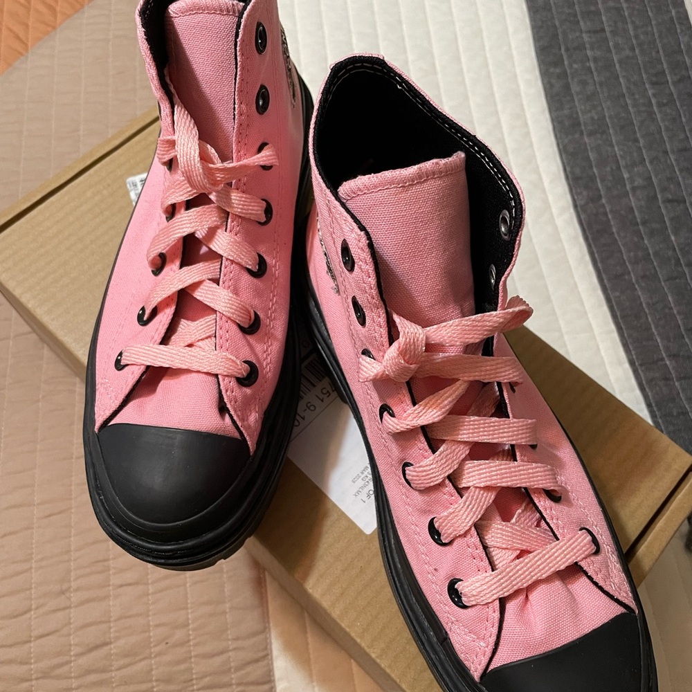Pink Converse High Top Lug Sole Sneakers SZ 8 Comfort Insole without box